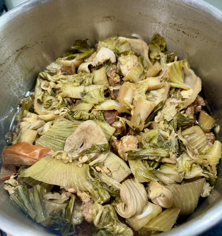 Nữ ca sĩ gốc Hải Phòng khoe mâm cơm 4 món, bạn bè khen "quá trời hao cơm" - 6