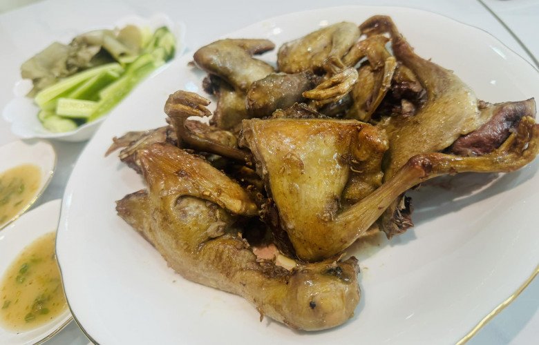 Nữ ca sĩ gốc Hải Phòng khoe mâm cơm 4 món, bạn bè khen "quá trời hao cơm" - 8