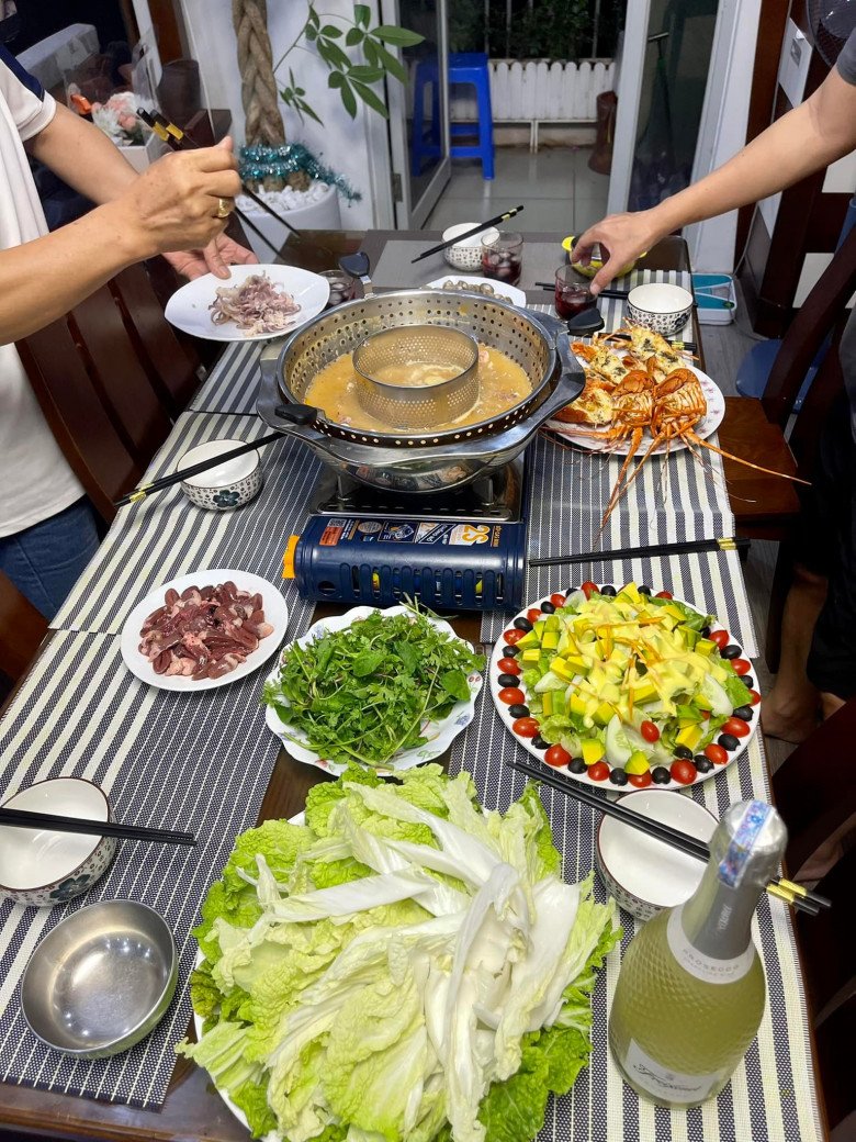 BTV quen mặt của VTV khoe những mâm cơm hút mắt làm bao người phải xuýt xoa - 9