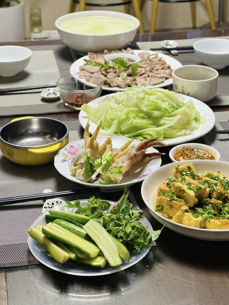 BTV quen mặt của VTV khoe những mâm cơm hút mắt làm bao người phải xuýt xoa - 16