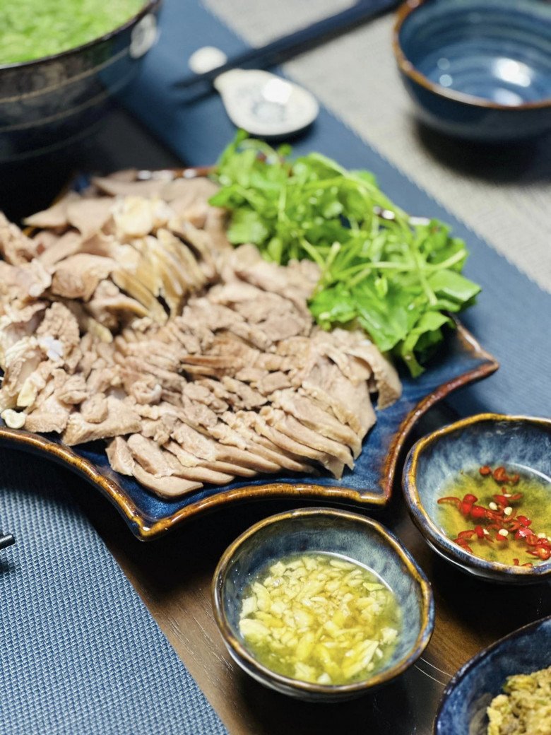 BTV quen mặt của VTV khoe những mâm cơm hút mắt làm bao người phải xuýt xoa - 4