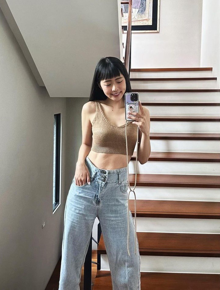 Bà mẹ 2 con gây bão MXH khi trẻ đẹp như nữ sinh, tiết lộ bí quyết nhanh về dáng sau sinh - 4