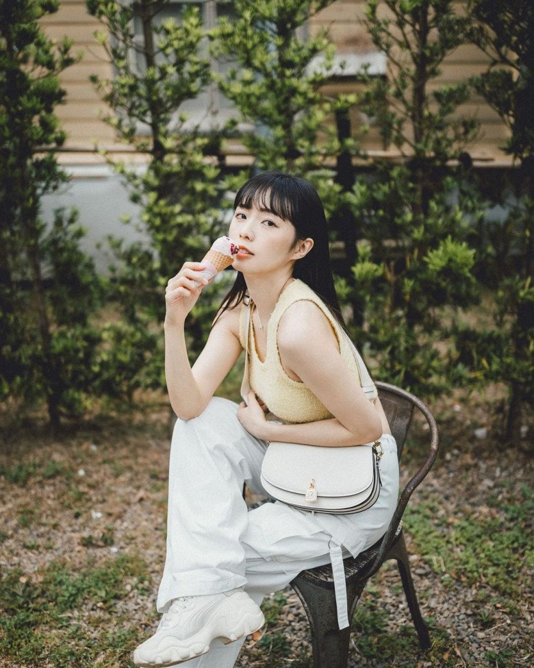 Bà mẹ 2 con gây bão MXH khi trẻ đẹp như nữ sinh, tiết lộ bí quyết nhanh về dáng sau sinh - 3