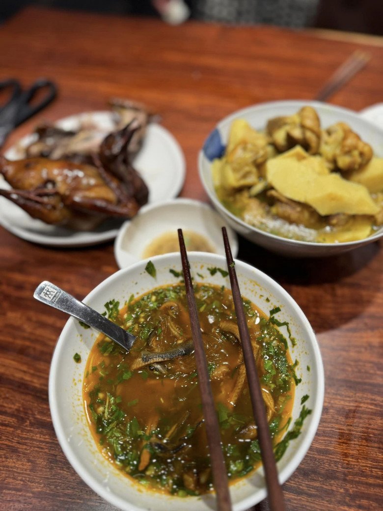 Mẹ chồng ca nương Kiều Anh nấu ăn ngon nhưng vẫn xúc động vì bữa ăn mẹ ruột mình gửi sang - 2