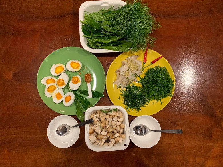 Mẹ chồng ca nương Kiều Anh nấu ăn ngon nhưng vẫn xúc động vì bữa ăn mẹ ruột mình gửi sang - 8