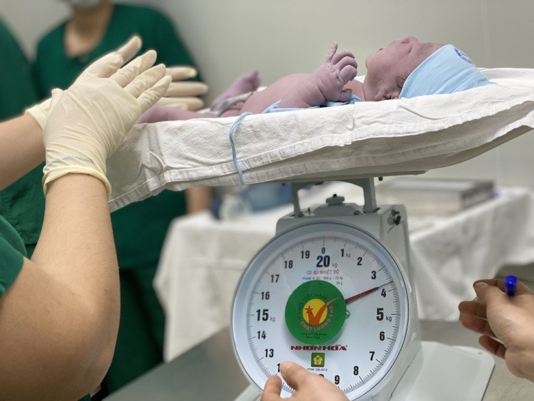 Trải nghiệm mổ đẻ dịch vụ 36 triệu đồng tại Phụ sản Trung ương không chọn bác sĩ của mẹ bỉm Hà Nội - 3