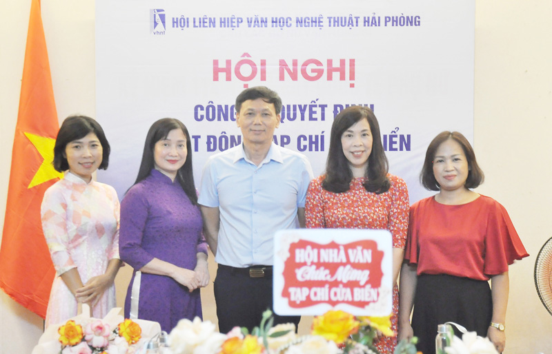 Hội nghị công bố Quyết định hoạt động Tạp chí Cửa Biển - 2