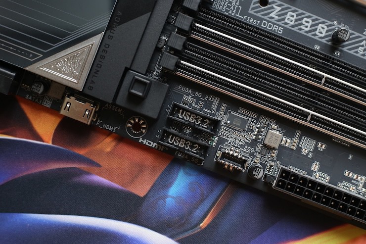 Cận cảnh bo mạch chủ Aorus Z890 đầu tiên hỗ trợ CPU Intel đời mới - 7