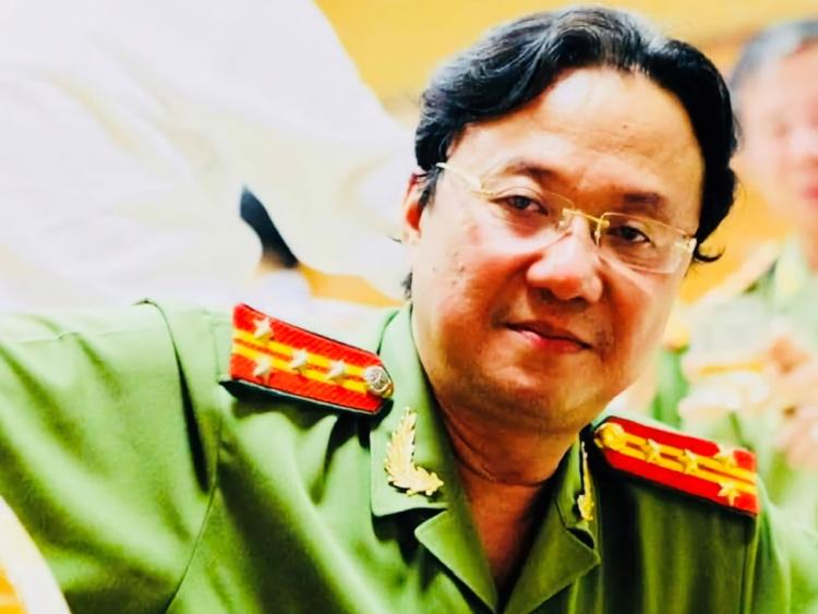 Nhà thơ Hồng Thanh Quang mần văn xuôi