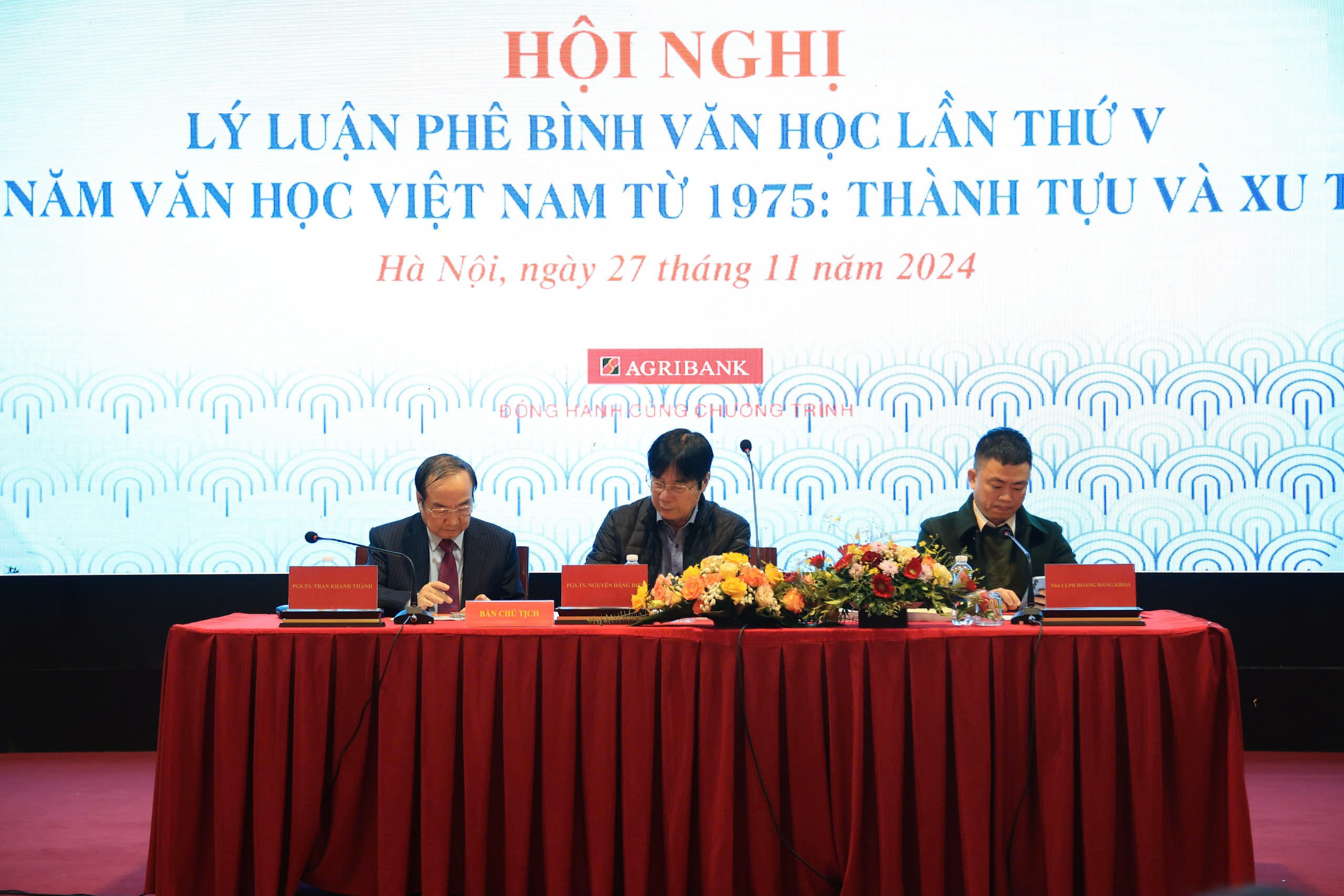 Hội nghị Lý luận phê bình văn học lần thứ V: Phác thảo diện mạo văn học Việt Nam từ 1975 - 4