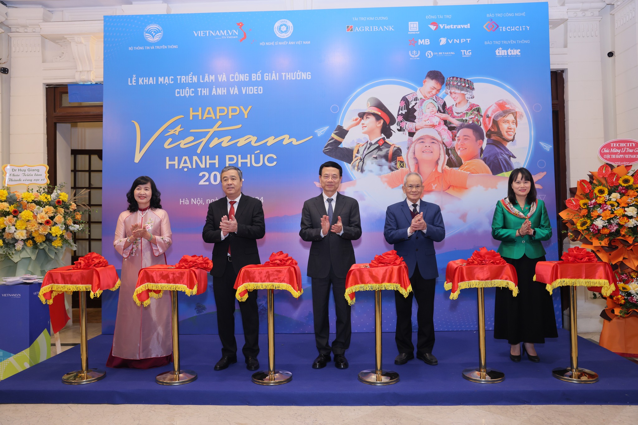 Khai mạc triển lãm và trao giải Cuộc thi “Việt Nam hạnh phúc - Happy Vietnam 2024” - 1