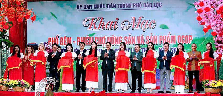 Thành phố Bảo Lộc khai mạc phố đêm và phiên chợ nông sản, cùng các sản phẩm OCOP - 3