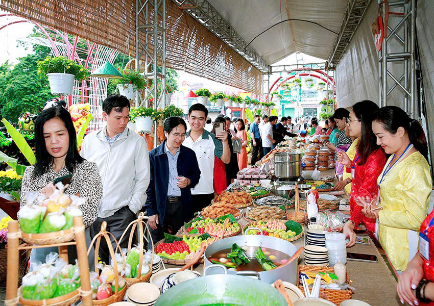 Thành phố Bảo Lộc khai mạc phố đêm và phiên chợ nông sản, cùng các sản phẩm OCOP - 5