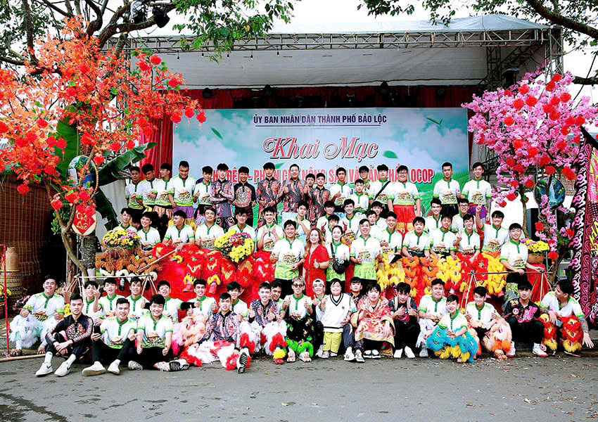 Thành phố Bảo Lộc khai mạc phố đêm và phiên chợ nông sản, cùng các sản phẩm OCOP - 6