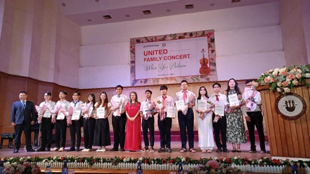 “When you believe” – Đêm hoà nhạc đặc biệt của Dàn Hợp xướng Cộng đồng United Youth Harmony Choir - 1