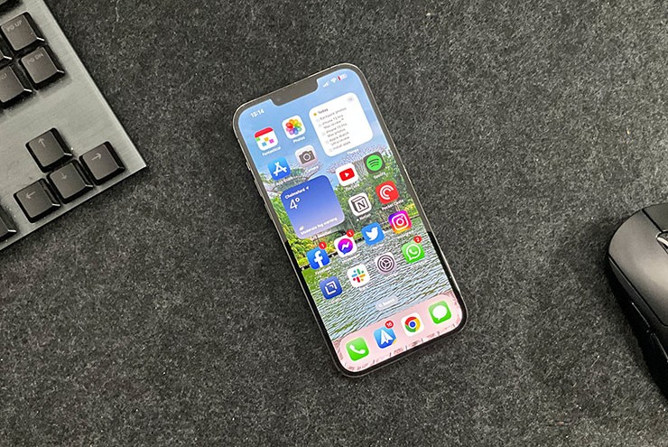 Chiếc iPhone chất lượng có giá hợp lý đáng mua dịp cuối năm - 1