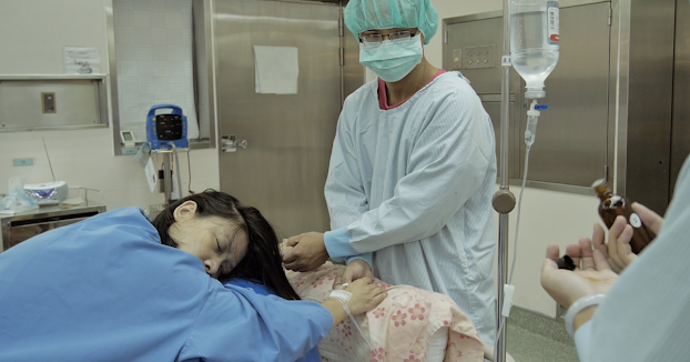 Sản phụ vừa sinh xong, bác sĩ hoảng hốt vì âm thanh lạ, 5 phút sau thì không qua khỏi - 2