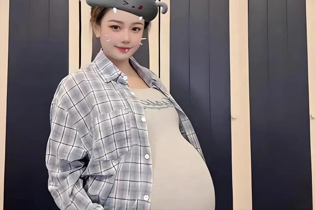 Mẹ 9X bầu song sinh lần đầu 2 bé trai, lần tiếp theo mang thai 3, chồng rơi nước mắt khi nhìn thấy con - 2