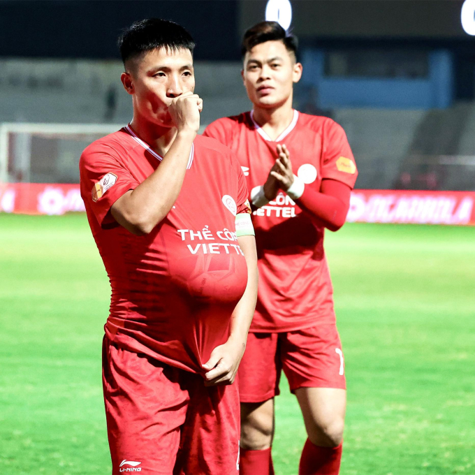 Dàn cầu thủ Việt và “chiêu độc” thông báo bà xã mang thai - 7