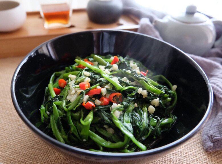 Loại rau giàu kali, tốt cho tiêu hóa, chỉ khoảng 10 nghìn đồng/bó, mùa đông xào một đĩa vừa ngon giòn ai cũng khen tấm tắc - 9