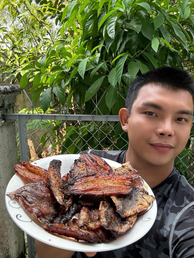 "Người đàn ông đặc biệt của Ngọc Trinh" chia sẻ mâm cơm bên mẹ, luôn có 2 món dân dã thân thương - 4