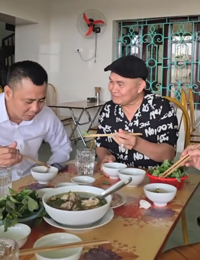 &#34;Vua hài&#34; Xuân Hinh đi ăn nhậu hay ở nhà cũng thích dân dã, đãi khách cả món &#34;Vũ nữ chân dài&#34; - 3