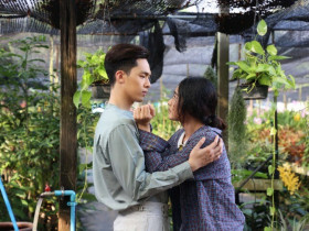 Biết tôi đã ly hôn lần nữa, chồng cũ vội xin tái hôn, biết sự thật tôi rơi nước mắt đồng ý
