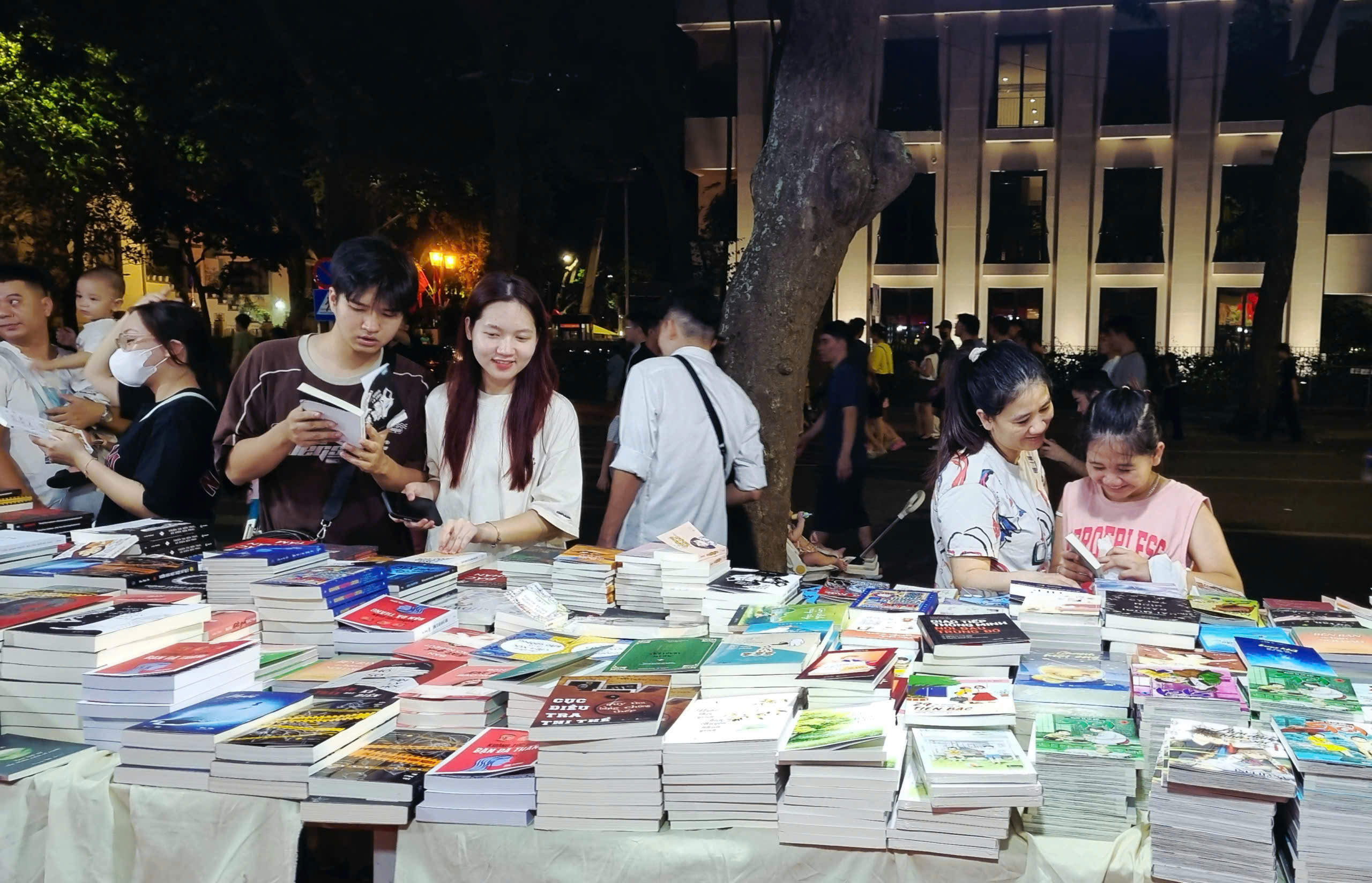 Nhiều trải nghiệm mới tại Hội Sách Hà Nội lần thứ X – năm 2025 - 1