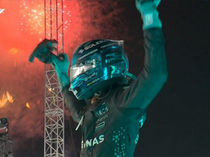 Thể thao - Kết quả đua xe F1, Singapore GP: Russell tận dụng sai lầm của Verstappen