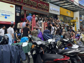 Giá vàng chiều 7/10: Tăng chóng mặt, loạt tiệm vàng có động thái mới khiến nhiều người quay xe