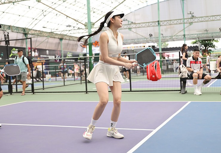 Người đẹp Đăng Thư "đại chiến" dàn mỹ nhân tại Pickleball Charity Cup - 3