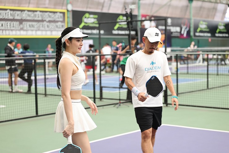Người đẹp Đăng Thư "đại chiến" dàn mỹ nhân tại Pickleball Charity Cup - 4