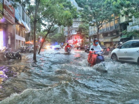 Những bước sống còn giúp điện thoại thoát chết sau khi bị nước vào