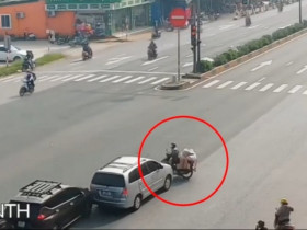 Clip: Ninja vượt đèn đỏ rồi dừng giữa ngã tư, khiến 3 ô tô đâm liên hoàn