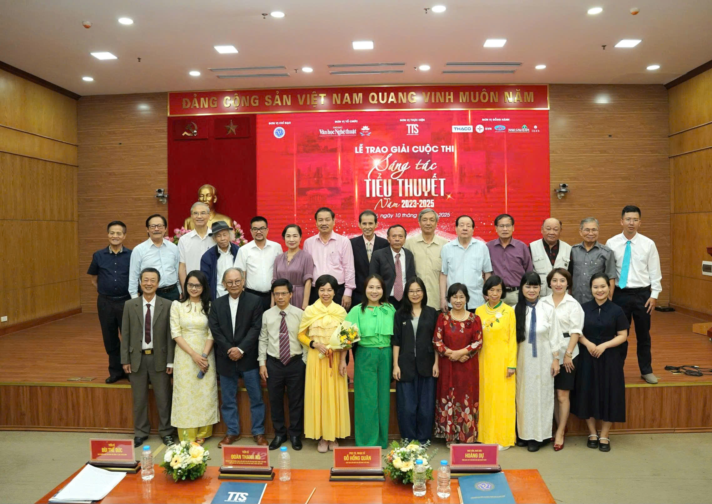 Khẳng định sức sống bền bỉ và vị thế trung tâm của tiểu thuyết trong đời sống văn học Việt Nam - 18