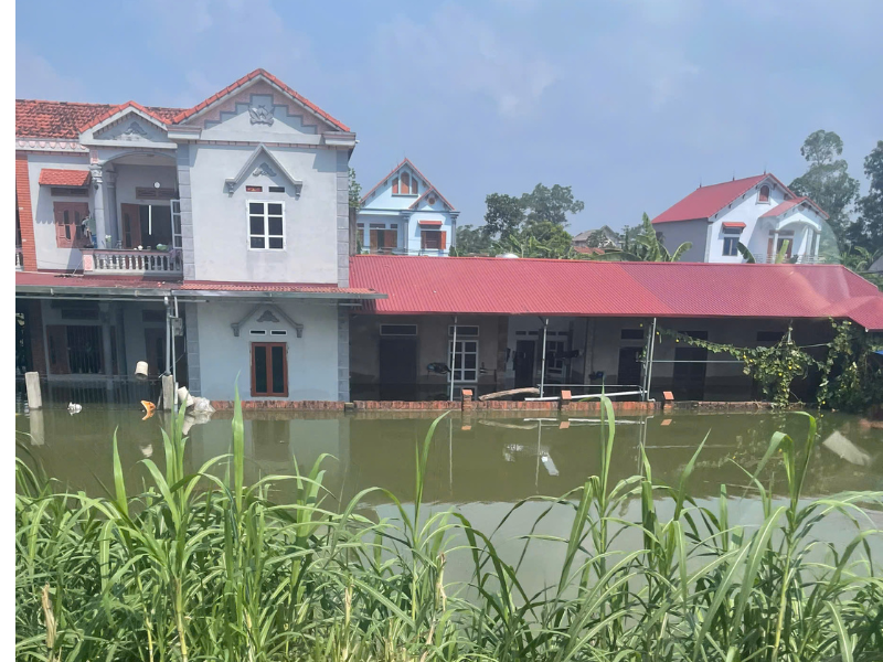 Người dân Hòa Bình chở 6 xe thực phẩm đến Thái Nguyên nấu cơm cho vùng lũ - 8