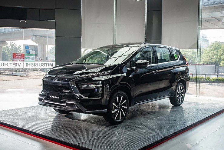 Mitsubishi vững vàng ngôi vương MPV tại Việt Nam - 1