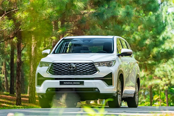 Mitsubishi vững vàng ngôi vương MPV tại Việt Nam - 2