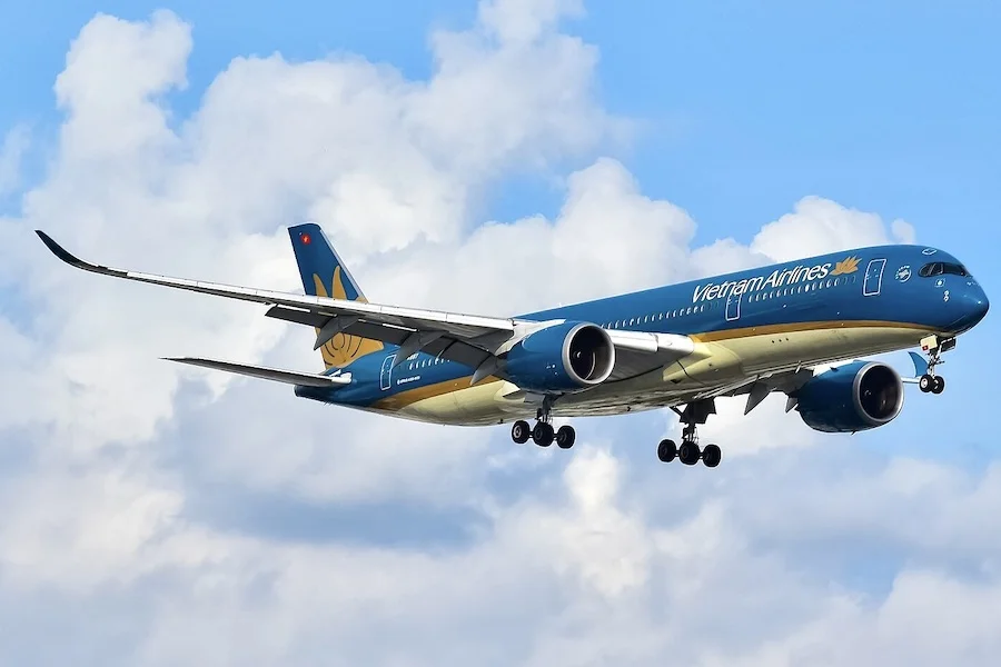 NÓNG: Vietnam Airlines xác nhận rò rỉ dữ liệu, cảnh báo "khẩn" tới mọi khách hàng - 1