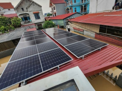Kinh tế - Một gia đình ở Bắc Ninh lắp điện mặt trời, mời bà con vào dùng miễn phí ngày lũ