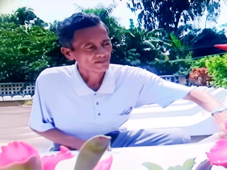 Tôi hát tên người con gái vinh quang…