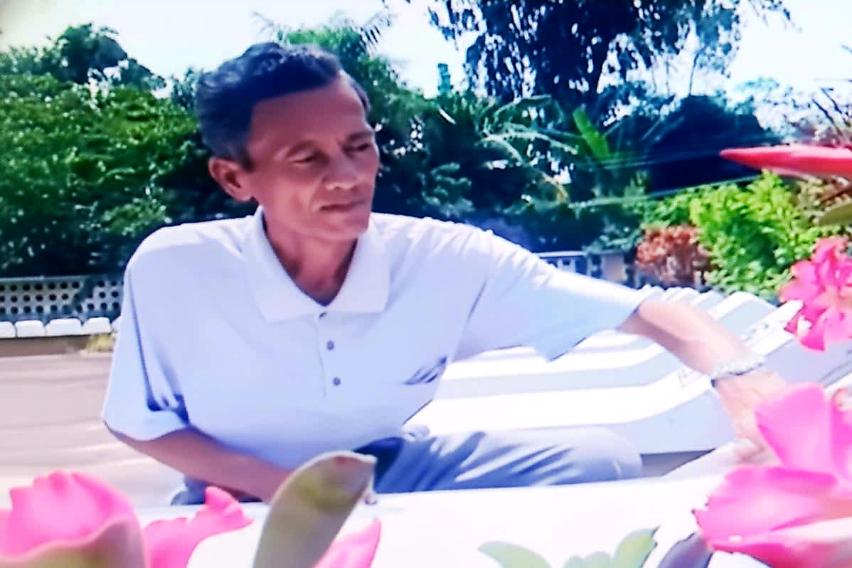 Tôi hát tên người con gái vinh quang… - 1