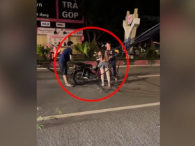 Clip: Hú vía cô gái lao thẳng vào dây điện giữa đường một cách khó tin