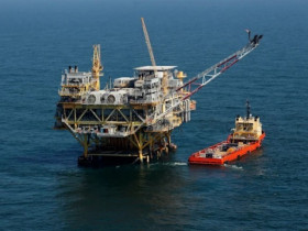 Giá dầu lao dốc tuần thứ ba liên tiếp: Thị trường đối mặt nguy cơ dư cung toàn cầu