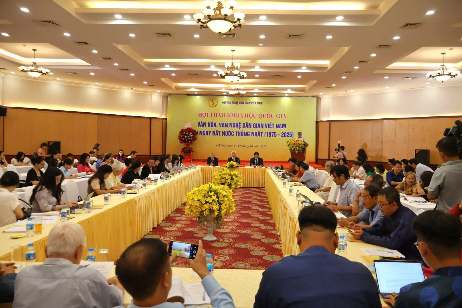 Văn nghệ dân gian Việt Nam sau ngày đất nước thống nhất: Khẳng định sức sống bền bỉ của bản sắc dân tộc - 1