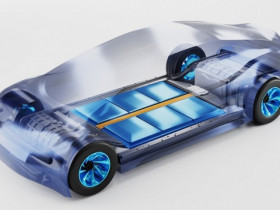 Bước vào cuộc chơi pin thể rắn, Toyota “làm nóng” cuộc đua xe điện