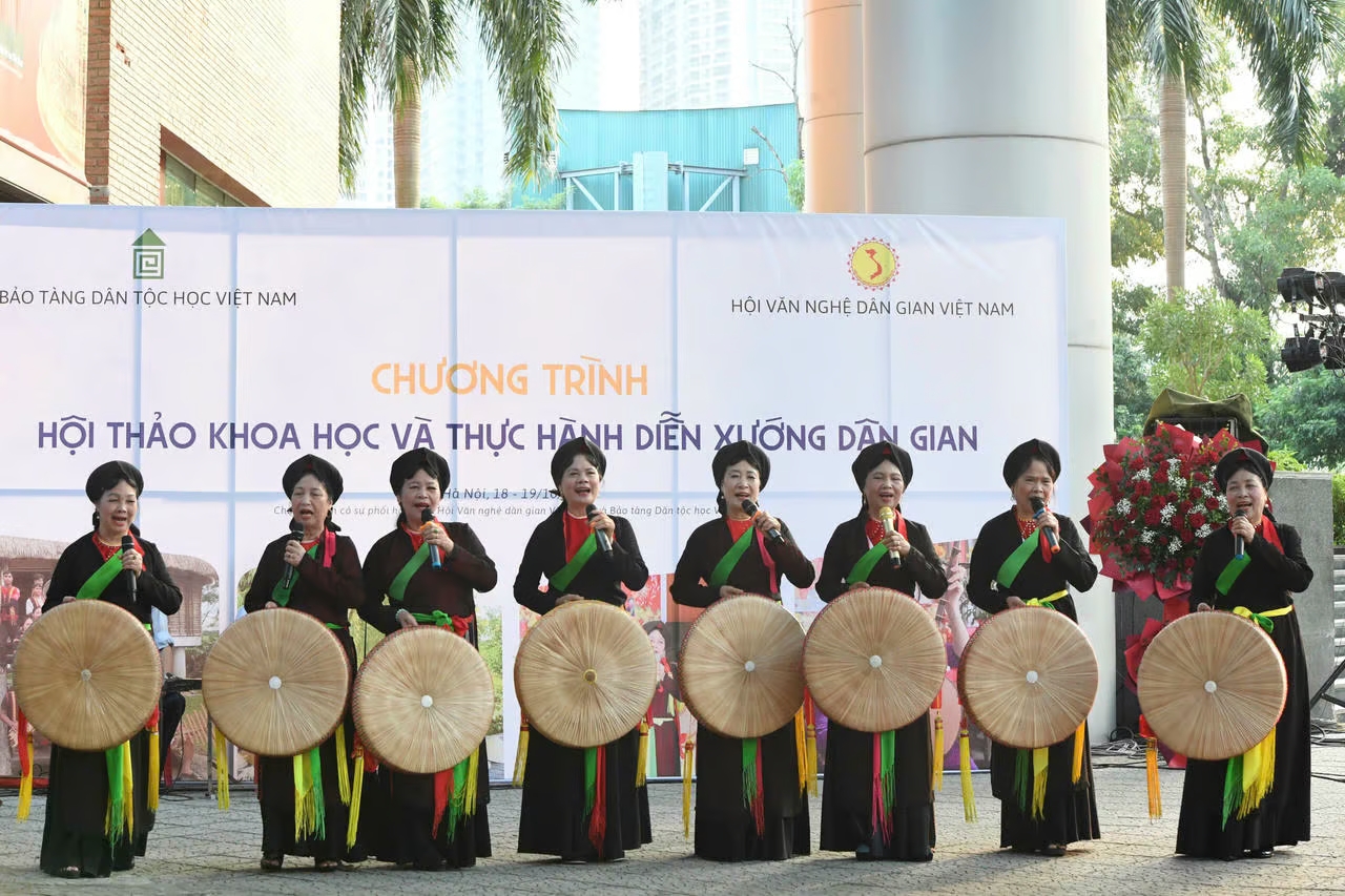 Tôn vinh những “báu vật nhân văn sống” tại Hội thảo và diễn xướng dân gian - 7