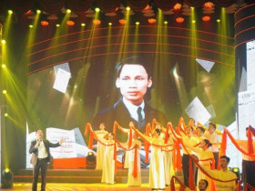Giai điệu từ những vần thơ – Tri ân 50 năm thi ca và âm nhạc TP. Hồ Chí Minh