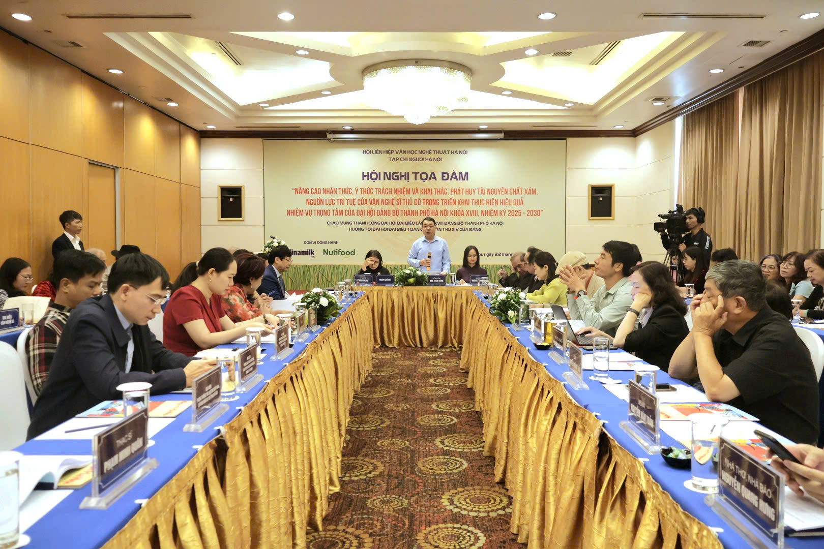 Phát huy vai trò của văn học nghệ thuật trong sự nghiệp đổi mới, phát triển Thủ đô - 1