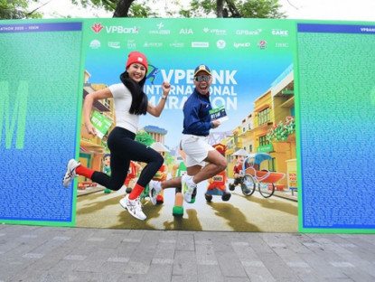 Thông tin doanh nghiệp - Dàn trai xinh, gái đẹp, người nổi tiếng tụ hội tại VPBank Hanoi International Marathon 2025